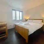 Apartment Modern Flat - Free Parking *